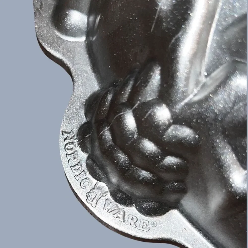 Nordic Ware Holiday Wreath Silver Cake Pan